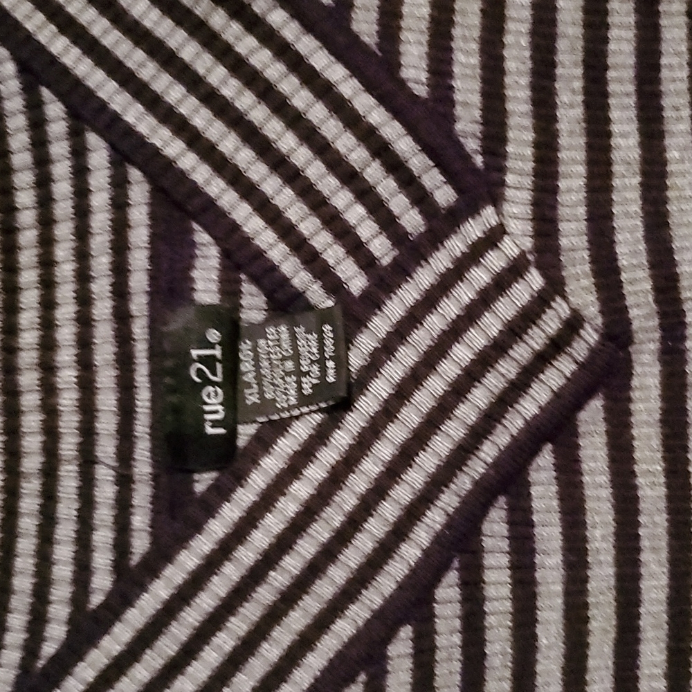 FREE WITH ANY PURCHASE! Rue 21 girls xl sweater top - Picture 2 of 3